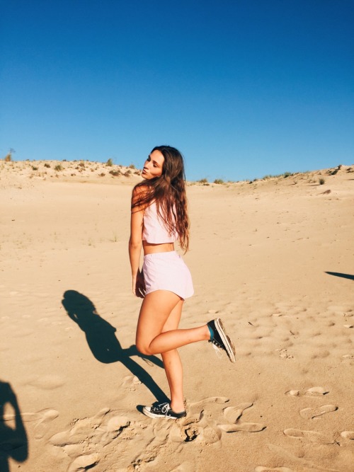 tracyyhargiss:  Ahhhh got asked to model for a local clothing shop :)))