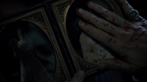 freezefilm:  Sweeney Todd: The Demon Barber of Fleet Street (2007) dir. Tim Burton  
