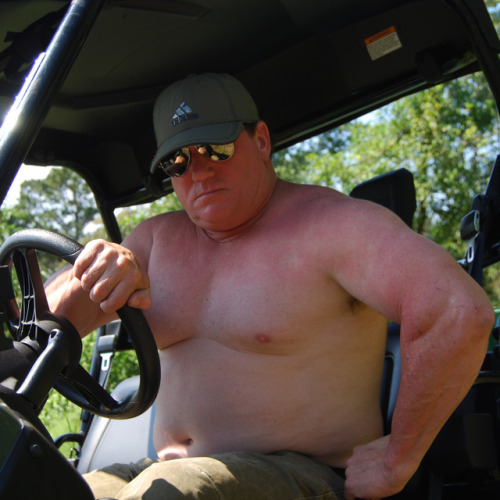 thickbear475: wrestlerswrestlingphotos: Musclebear Outdoors Handsome Daddy from GLOBALFIGHT.com gall