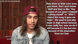 yo-im-annemarie:  plugsknotdrugs:  Plugs Not Drugs  wow vic 