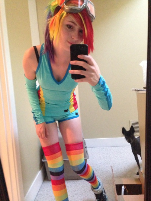 stunnerstatus:  Damn, so I heard you guys like this cosplay. (Even though it’s not done??) Must be 20% cooler than I thought. Rainbow Dash, ready to party crash. 