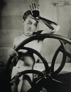 kristalknobb:  Man Ray, Erotique voilée, 1933 (Meret OppenheimCaptivating!  I love this image!!!
