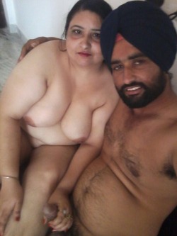 punjabistud:  Wow. Desi aunty from Ludhiana