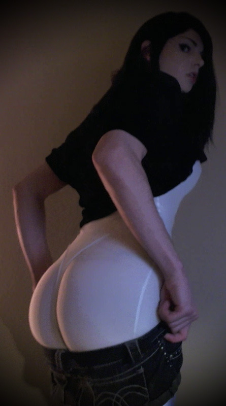 trappyfeet2:  kalindra chan 