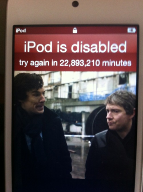 lotrlockedwhovian:moffnat:moral of the story: never leave your FUCKING IPOD ALONE WITH SIX-YEAR-OLDS