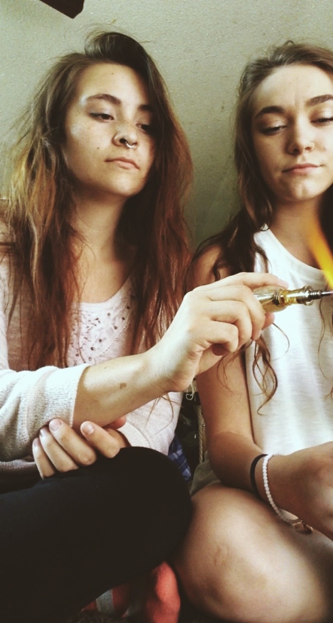 dab-erellaaa:  Dabbing with friends after a long day is the best ❤️🙈💕💞👍💨💨