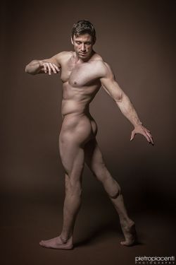 billyraysorensen: Naked beauty … Davide Zongoli 