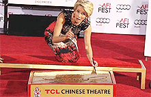 celiiia-streep:Emma Thompson’s AFI handprints ceremony (Nov. 7, 2013).