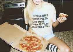 f-k-a-r-n-d:  Pizza. on We Heart It. http://weheartit.com/entry/80152534/via/maybe_fine