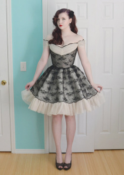 doxiequeen1:  It took me a while but I got this dress finished and I really like how it turned out!! I had some ups and downs with this project. Mainly because it didn’t turn out as planned. But I think it ended up turning out better than I had planned,