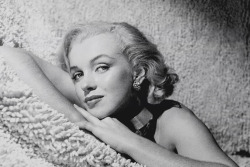 ourmarilynmonroe:Marilyn Monroe photographed