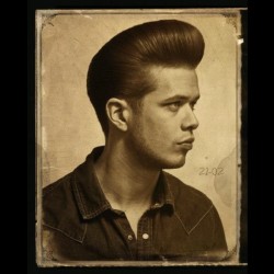 imonkeyaround:  Long Trim Pompadour… #schorem #scumbag #pompadour  @schorembarbier