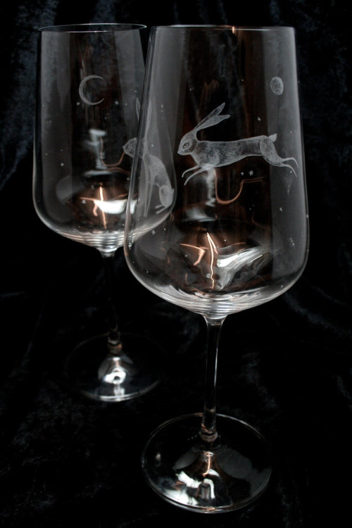 sosuperawesome:Hand Engraved Glassware by VictoriaLucyDesigns on Etsy• So Super Awesome is also on F