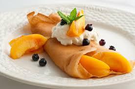 vhaelenleycrest:  “Breakfast is served.” Yeah, he cooks. @xanelen | @embergale