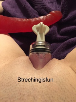 strechingisfun:  I’m Horny and feeling