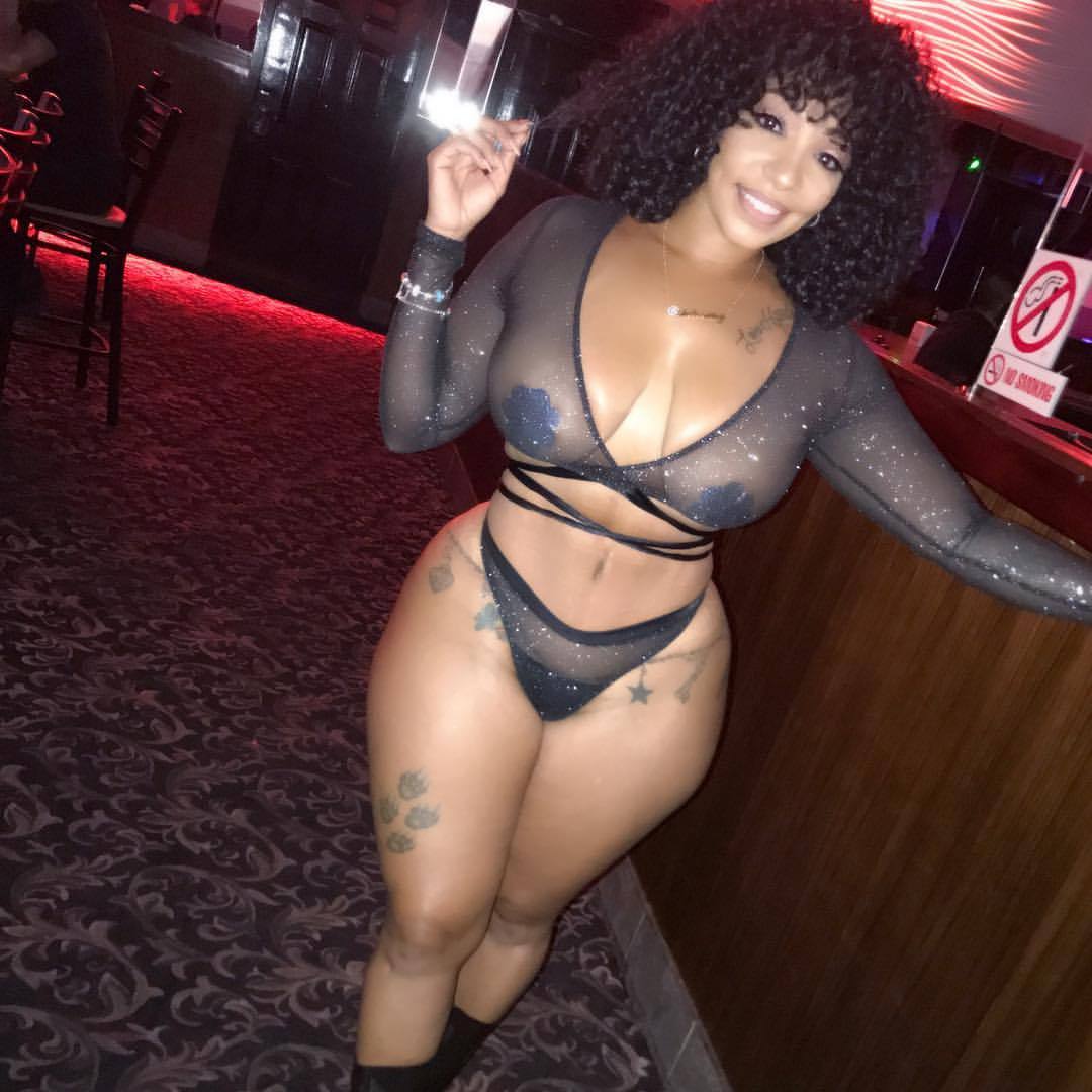Big Booty And Tits 💦