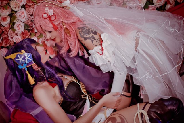 her goddess~
Yae by me
Raiden Ei by my @rachasakawa 
Photo by Eckhardt Fotografia 