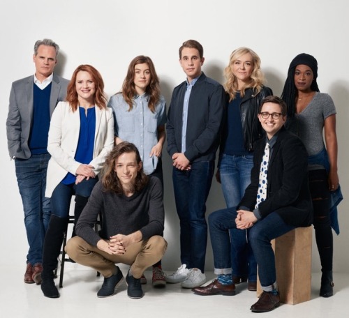 THEY LITERALLY JUST PHOTOSHOPPED NOAH IN. I’M DEAD