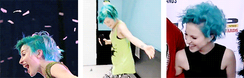 rosaliezack:  Hayley Williams + blue hair. 
