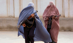 polychelles:  Afghan police ladies photographed