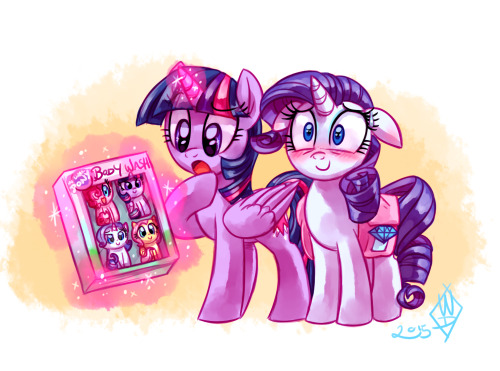 lil-mizz-jaye:  rarijackdaily:  These little soap-bottles shaped like us are cute don’t get me wrong, but why is yours *apple*-scented..? (Random migraine-induced silliness completely based on these)  Thank you, Hasbro. Thank you for canonizing the