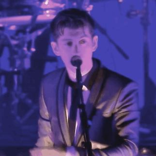 heartbreakhotelsuite505:partynthem:i’d probably still adore you with your hands around my neck x / x