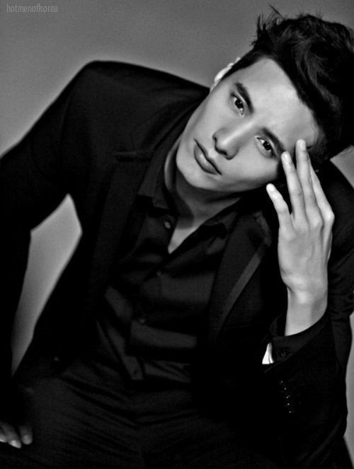 hotmenofkorea:  Won Bin 