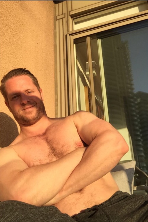 There’s nothing like starting your day seeing a fine daddy Imagine waking up to him every morn