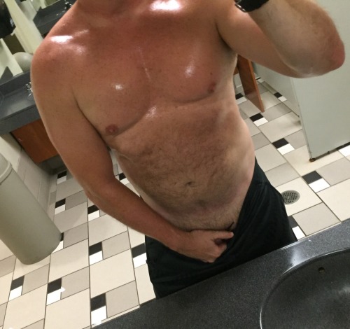yessirfaggot:  stmax51:  Hot sweaty workout at the gym 😉  Love this Tumblr!  @stmax51 Follow this hot man and his hot penis!