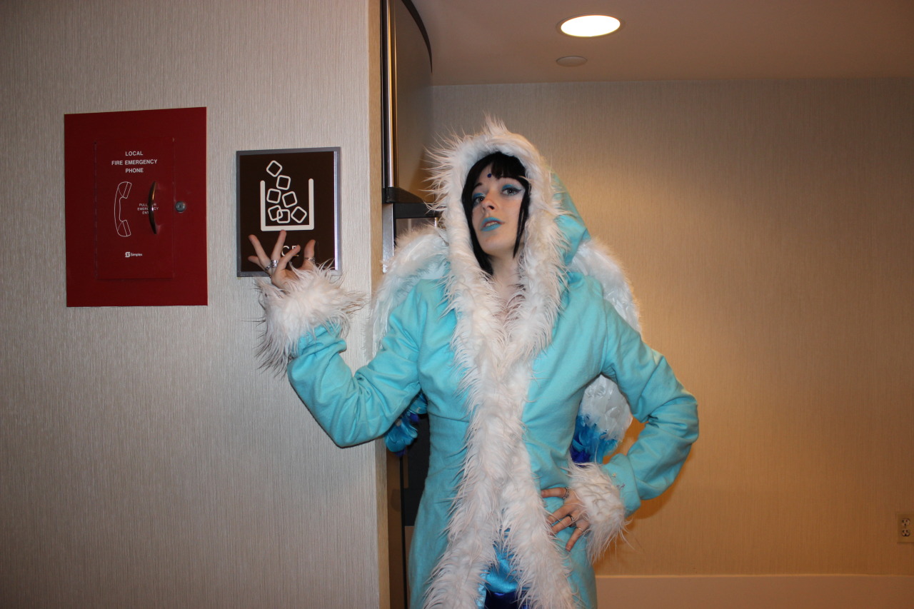 madamparadox:  I think I’m hilarious!  My Taelia cosplay from Anime Boston 2014!