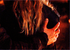 bashooking:   Bellarke + Touching 