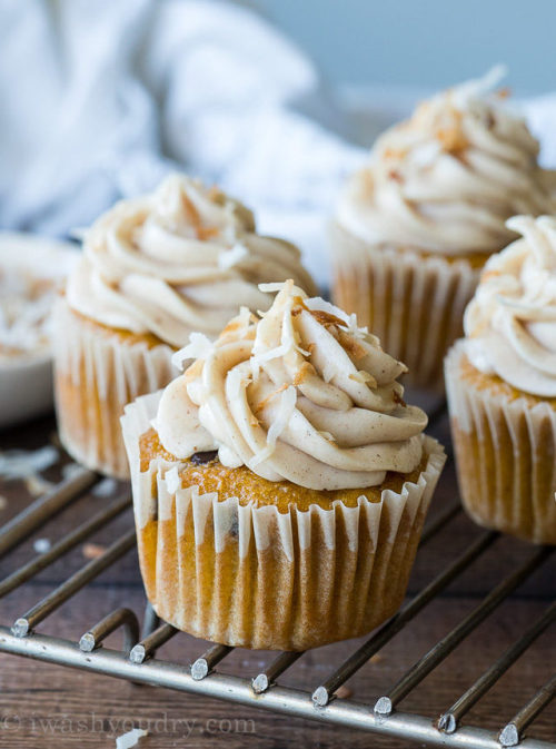 foodffs: PUMPKIN CHIP CUPCAKES WITH SPICED CREAM CHEESE FROSTINGFollow for recipesGet your FoodFfs s