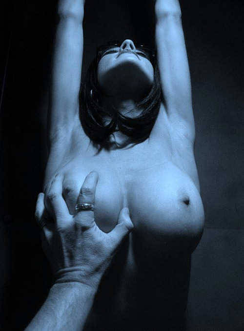 friednightwerewolf:  Like my blog? follow me Want to see more of me? visit me