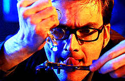 weeping-who-girl:  The Twelve Davids of Christmas Part 2 (3/12)  Ten Davids Sonic-ing