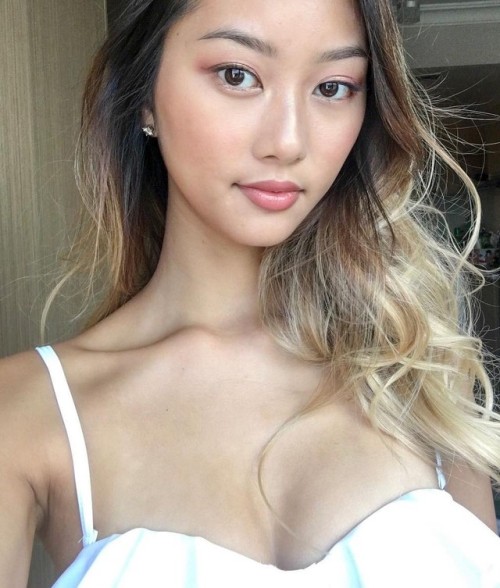 irubishootip0st:  she knows how to tease me, i know what to do with my right hand!