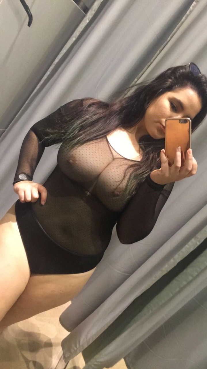 aheartlesslittlebitch:  1000 followers!!! Thanks everyone for your continued support.