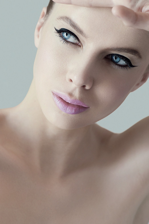 rntpax:  Available light by RICCIO - http://ift.tt/1itogqY 