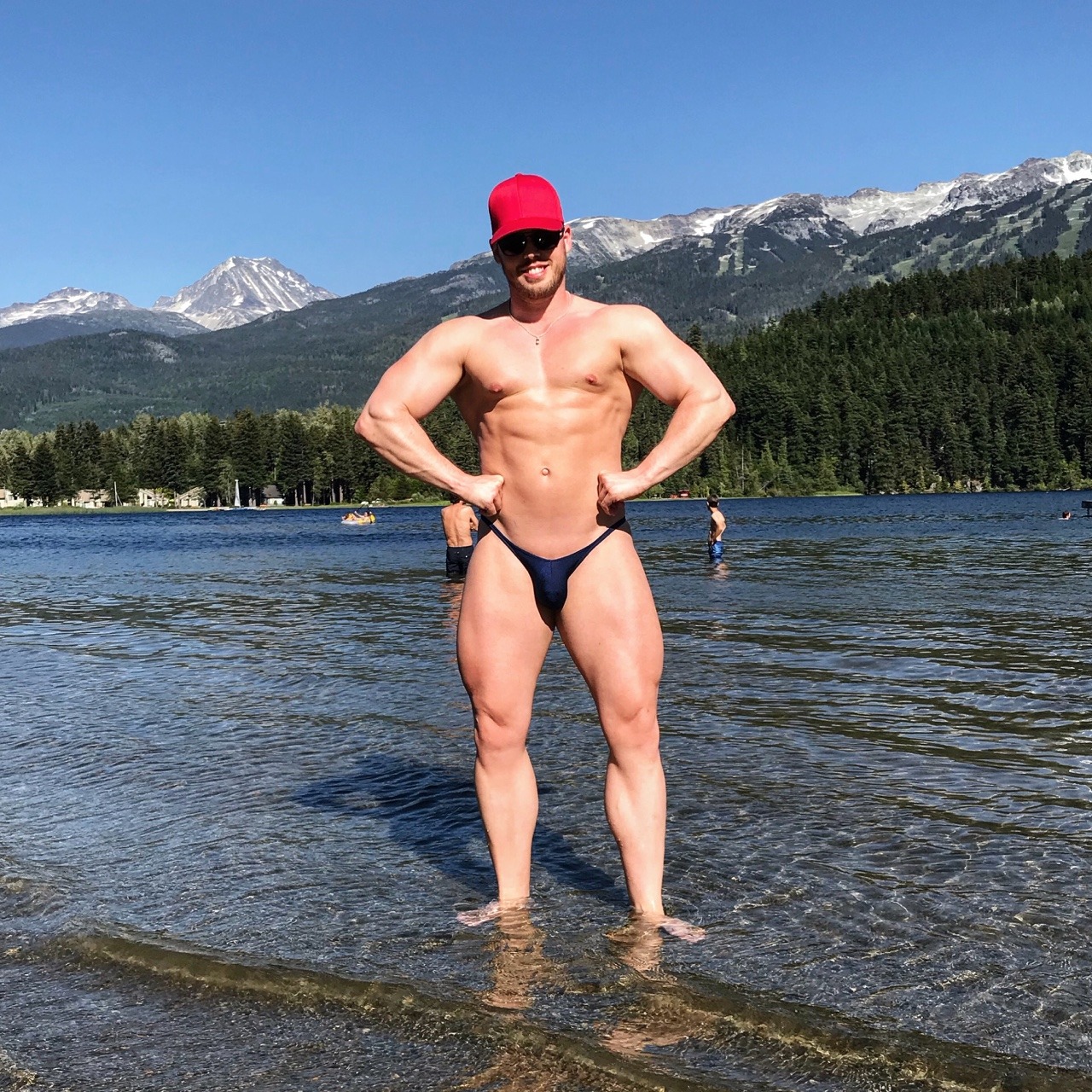 joakimgarder:  Not everyday you can take a dip in a lake with snowcovered mountains