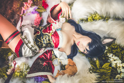 hotcosplaychicks:  league of legend / Ahri