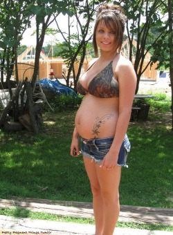 prettypreggiethings:  http://prettypreggiethings.tumblr.com/ @prettypreggiethings.tumblr.com #pregnant #beautiful pregnant #pregnant nude  