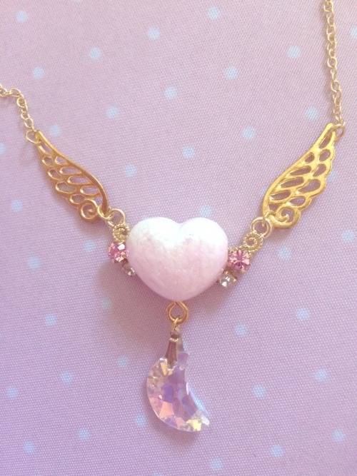 sugar-honey-iced-tea:I got this beautiful piece from a handmade artists stall in Ikebukuro