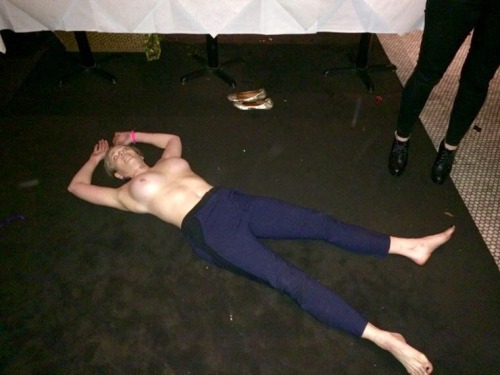 celebritysextapesarchive:  Chelsea Handler leaked nude selfie 