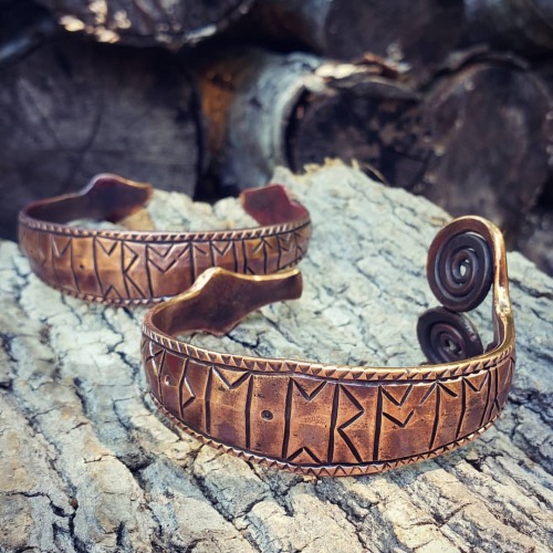 More shots of these copper arm rings - requested by @daybreak_firearts . These rings were forged fro