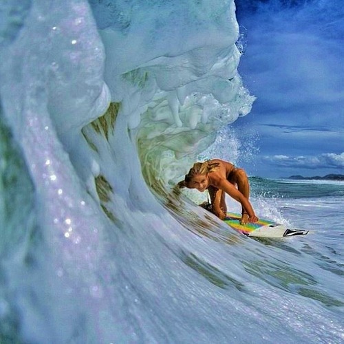 surfing-girls:  Surfing Girl , Follow me at : http://surfing-girls.tumblr.com/