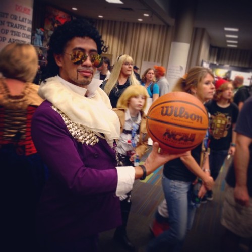 I asked him if he was going to make us pancakes. #prince #davechappelle #cosplay #dragoncon