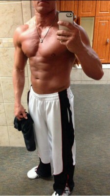 Tyson Kidd has a really nice body!! O.O 