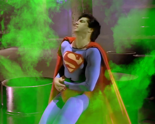 supermanunaware: i can’t believe i walked right into @lexluthorspalaceofpainThis toxic gas&hel