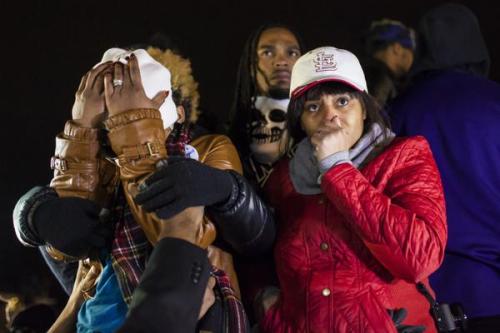 thepoliticalfreakshow:  A Mother’s Grief: Michael Brown’s mother Lesley McSpadden breaks down in anguish as the grand jury verdict is announced. A nation cries with her. There can still be federal charges against Officer Wilson. #ArrestDarrenWilson