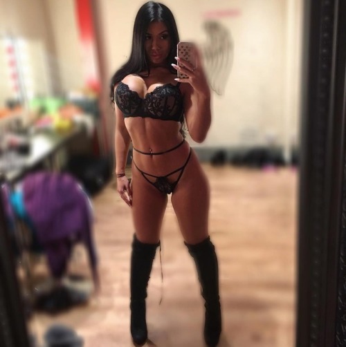 XXX stripper-locker-room:  https://www.instagram.com/_itsnicolexo/ photo