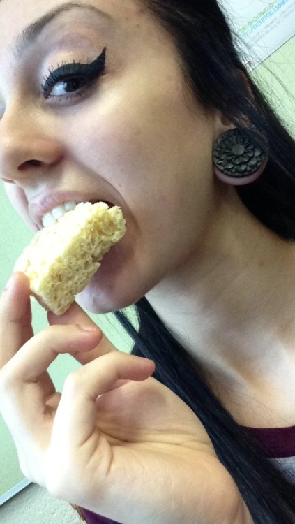 bonnieconnell:  I love Rice Krispie treats